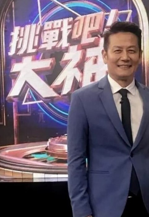 丰满白嫩广东骚人妻美少妇与秃顶老外同事偸情啪啪无套内射耶耶叫个不停 - 纯欲双胞胎